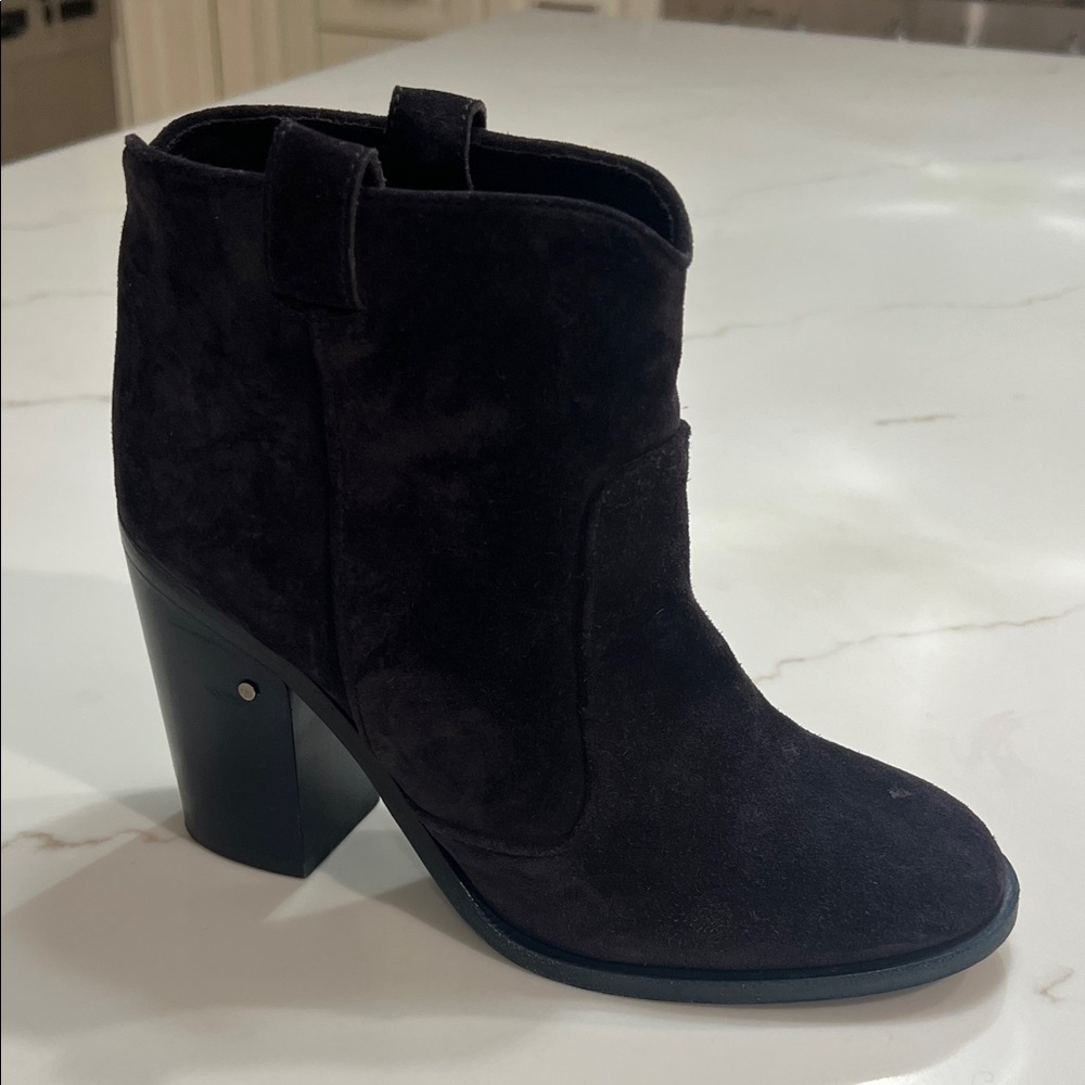 Laurence Dacade Pete Boot. Dark Navy. 37.5